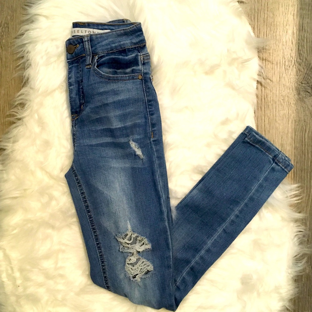 Distressed High waisted Skinny jeans